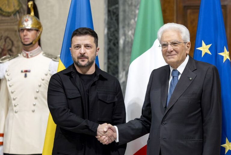 Ucraina, Mattarella “Cruciale che Kiev avverta che non è sola in questa guerra”