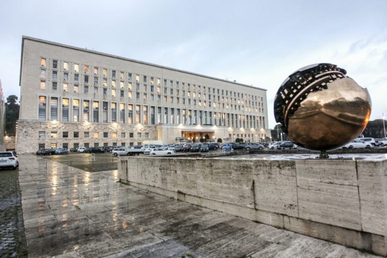 L’ambasciatore israeliano Peled convocato alla Farnesina, “L’Italia chiede il rispetto della libertà religiosa”