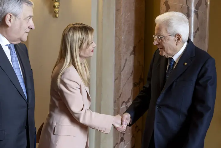 Mattarella riceve al Quirinale Meloni e i ministri in vista del Consiglio Europeo