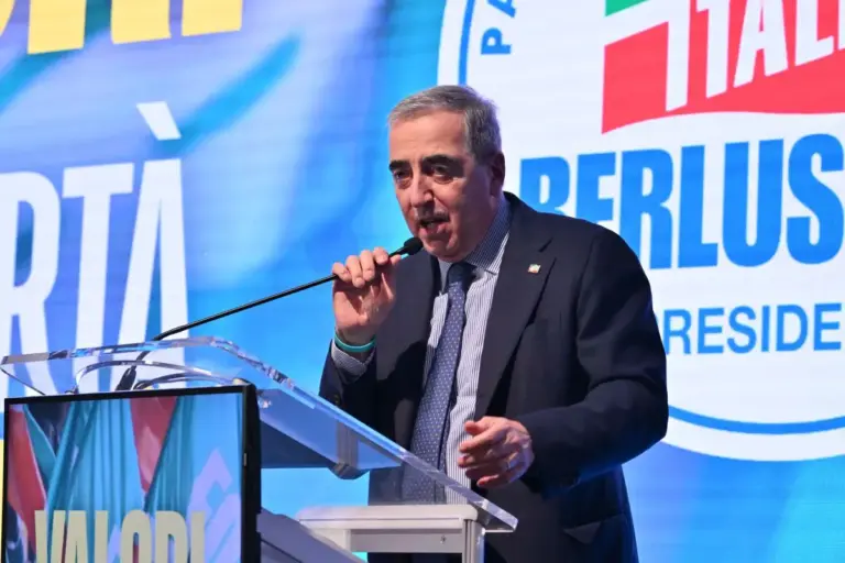 Gasparri si dimette da capogruppo di Forza Italia al Senato