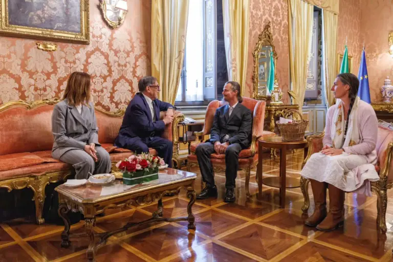 Famiglia nel bosco, La Russa riceve i genitori al Senato “Stemperare il clima”