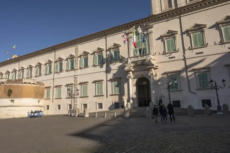 Mantovano al Quirinale per un incontro con Mattarella