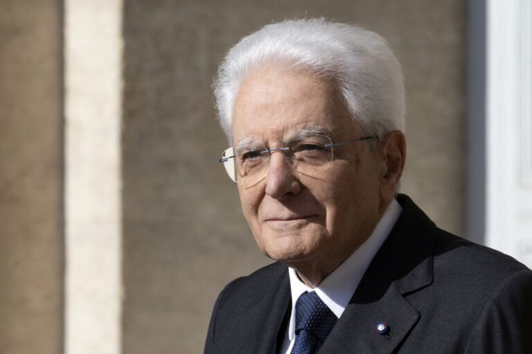 Mattarella a sorpresa a Palermo a un convegno dedicato al fratello Piersanti