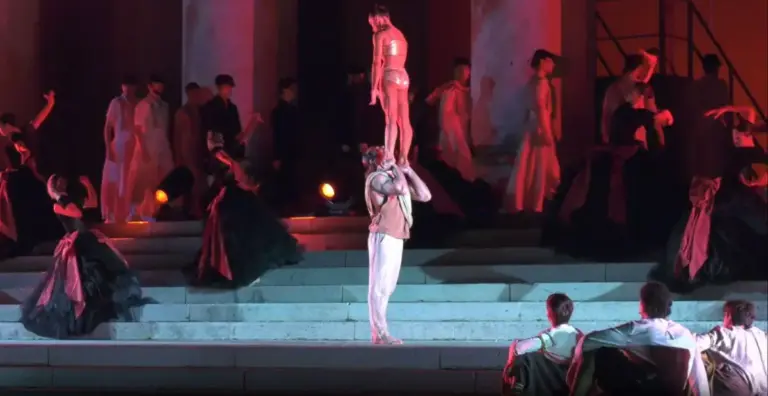 Vinitaly, l’arte del vino diventa spettacolo con “Dentro c’è l’Italia”