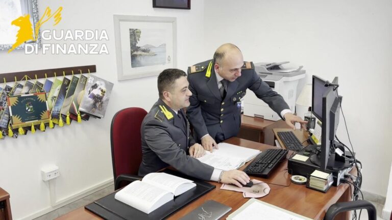 Napoli, fatture inesistenti per 166 mln di euro