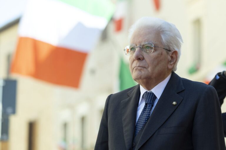 165° Anniversario di costituzione dell’Esercito, Mattarella “Ruolo primario nella salvaguardia dell’indipendenza del Paese”