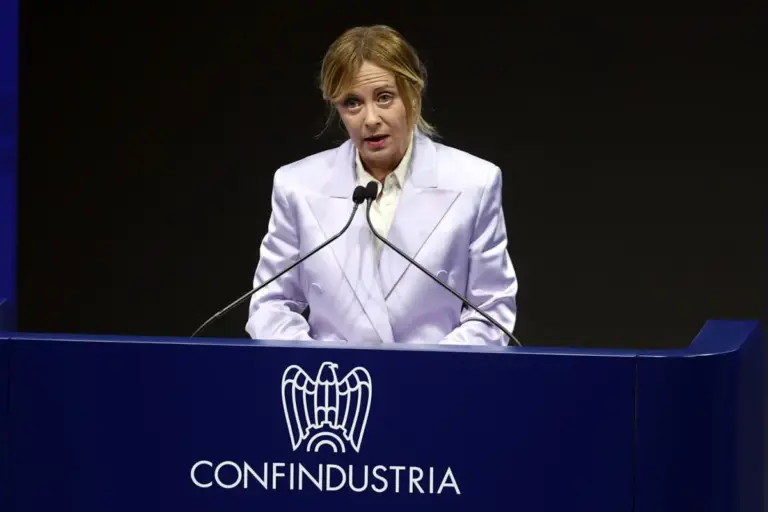 Meloni all’assemblea di Confindustria: “Fare squadra per affrontare le sfide”