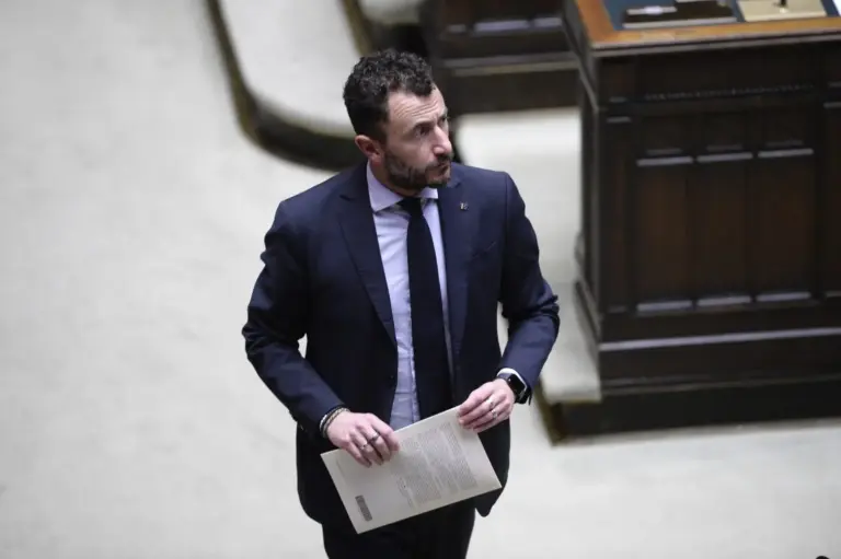 Patente sospesa per un anno al parlamentare Emanuele Pozzolo dopo l’incidente e il test etilometro positivo
