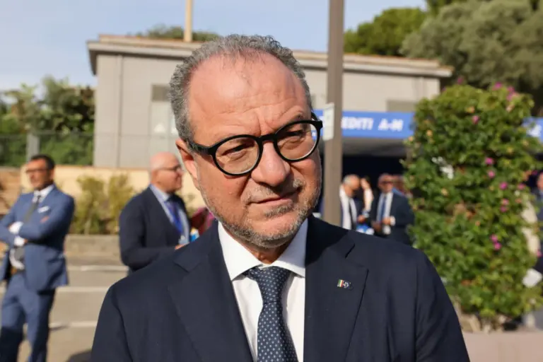 Mulè “Da Trump dichiarazioni gravi, vicinanza a Meloni”