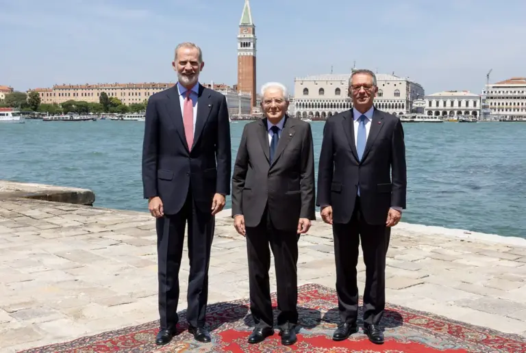 IA, Mattarella “L’UE deve compiere un salto, passare dalla enunciazione di principi alle decisioni concrete”