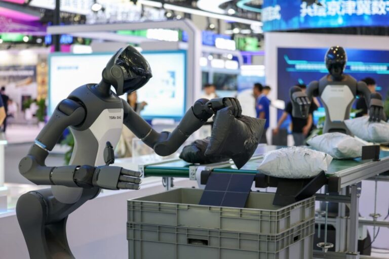 Cina, nel 2026 la produzione di robot umanoidi supererà le 100