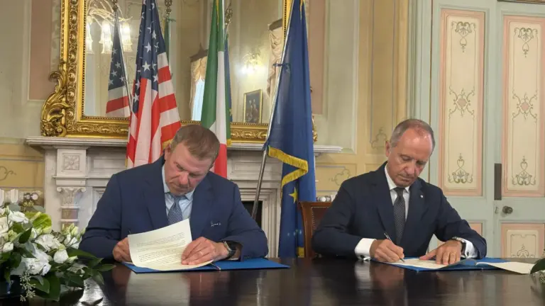 L’Italia aderisce alla Pax Silica