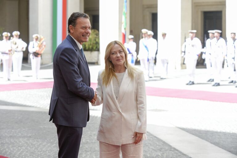 Bilaterale Italia-Portogallo, Meloni incontra Montenegro: “Nuova pagina di una collaborazione già solida”