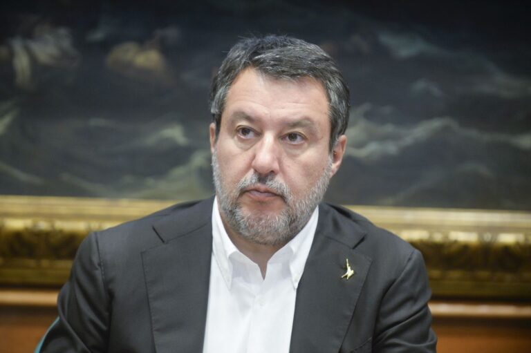 Salvini “Per la prossima manovra la Lega chiederà contributo banche del 5% degli utili”