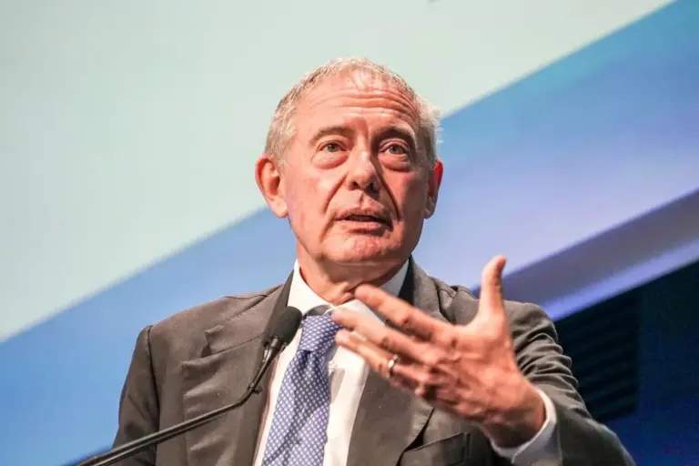 Carburanti, Urso “È possibile aumentare la produzione, abbiamo preservato le nostre raffinerie”