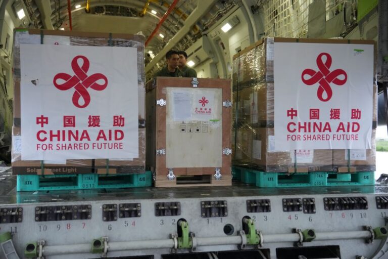 Nepal, la Cina invia aiuti umanitari ed esperti per identificare le vittime
