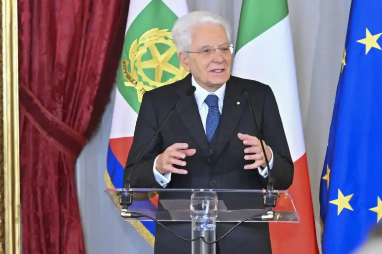 Mattarella ai giovani di Amatrice: “Guardate al futuro con fiducia”