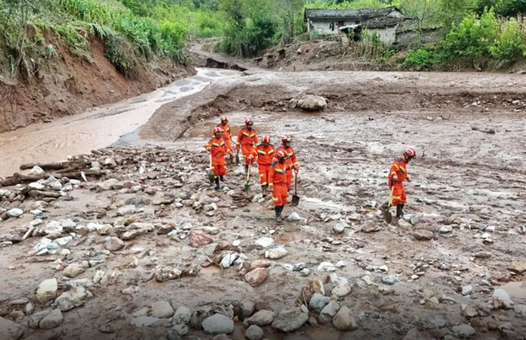 Cina, colata di fango nel Sichuan