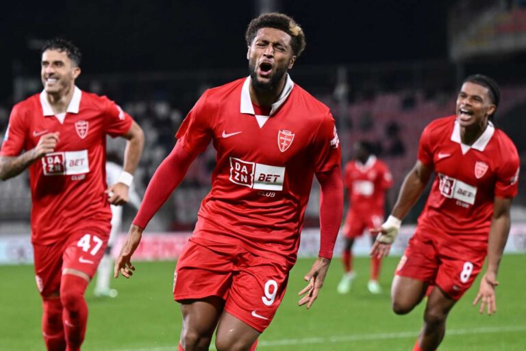 Il Monza torna a sorridere, Cagliari travolto per 4-0