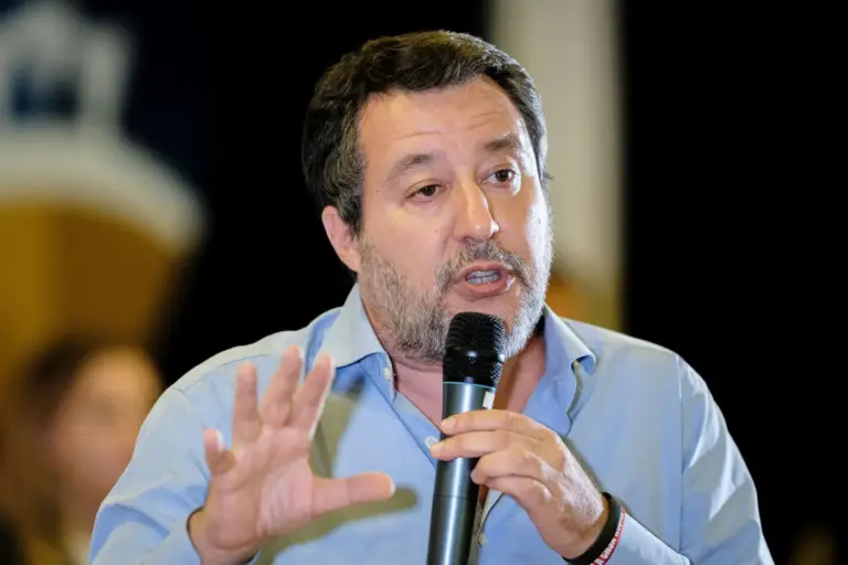 Manovra, Salvini “No lacrime e sangue, vogliamo la pensione a 64 anni”